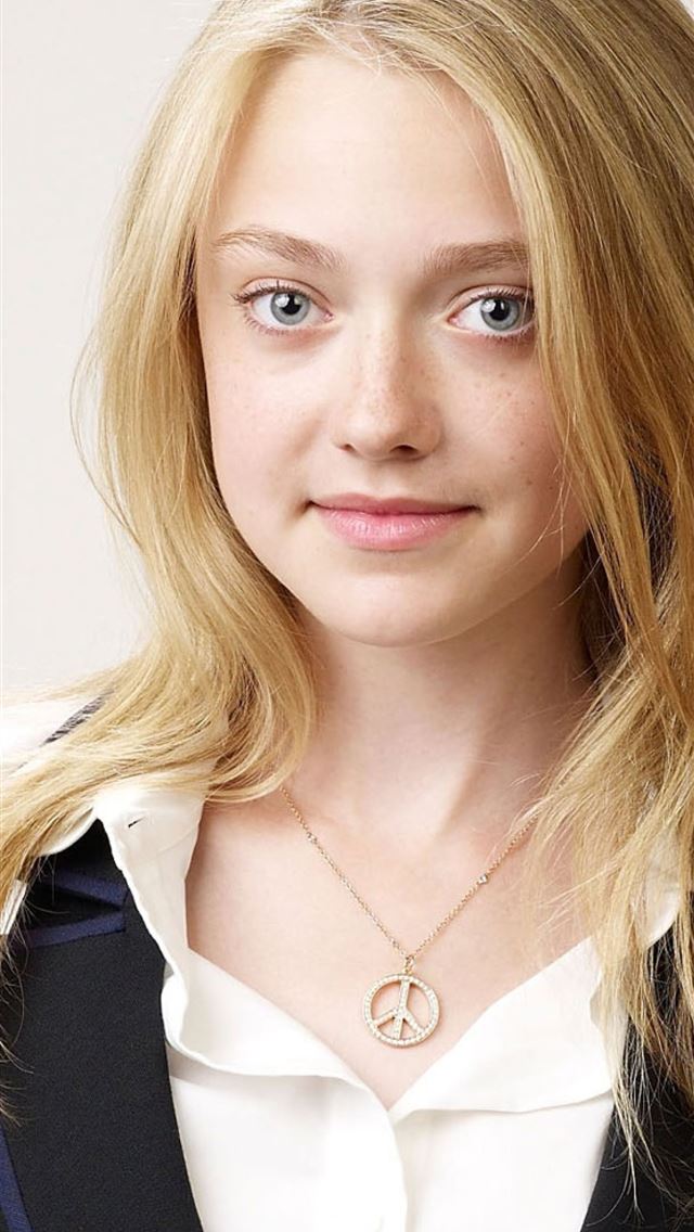 1284x2778 Dakota Fanning Cute Image Resolution HD Celebritie... - dakota fanning iPhone Wallpaper