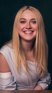Dakota Fanning Cute Smile Sony Xperia X XZ Z5 Prem... wallpaper