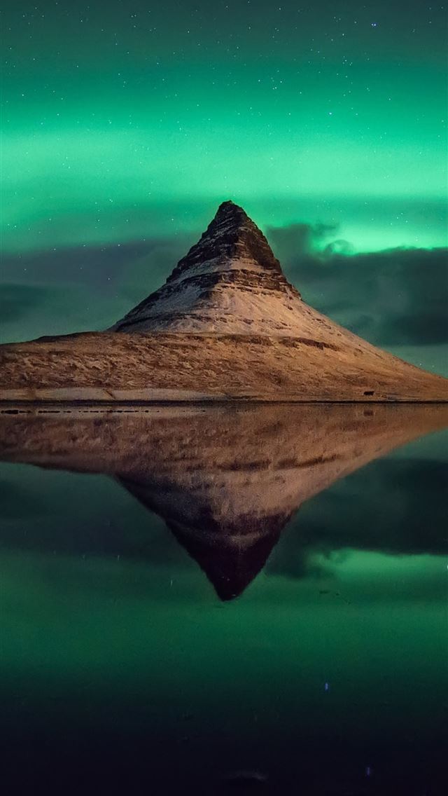 1284x2778 Aurora Borealis Kirkjufell Iceland Samsung Galaxy ... - iceland iPhone Wallpaper