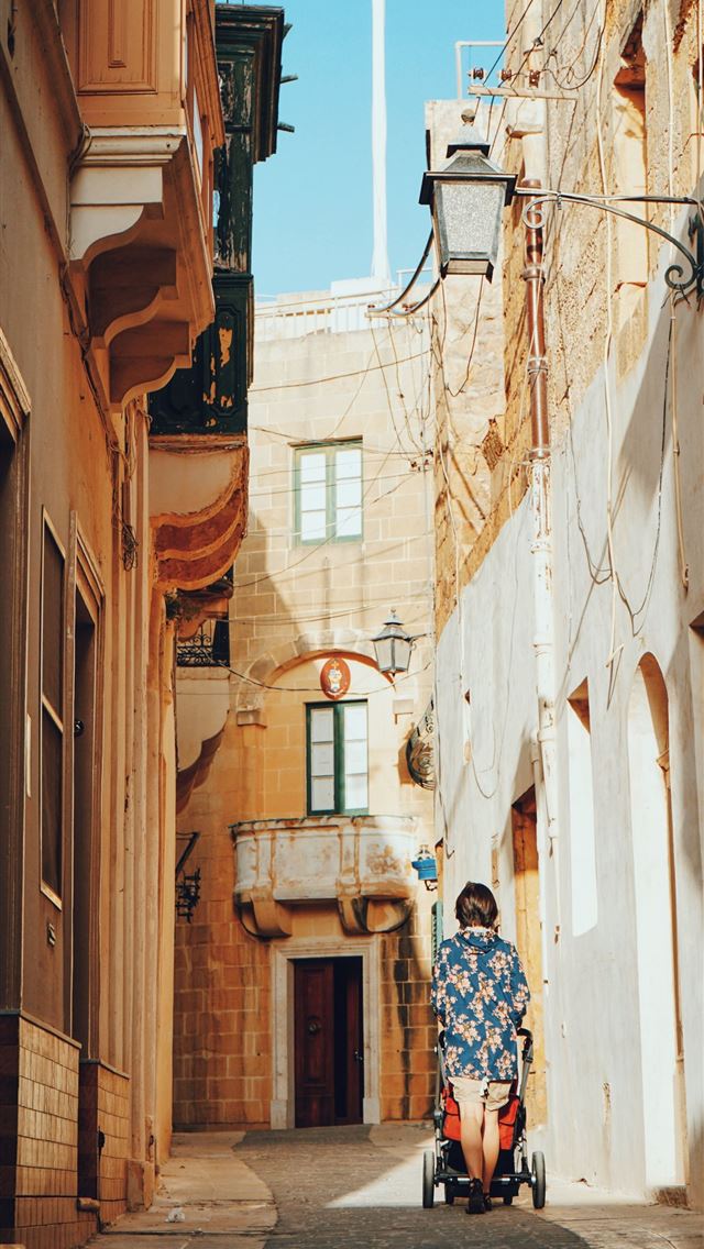 1284x2778 ID 249677 strolling around victoria malta 4k - malta iPhone Wallpaper