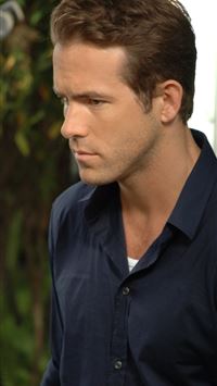 ryan reynolds wallpaper