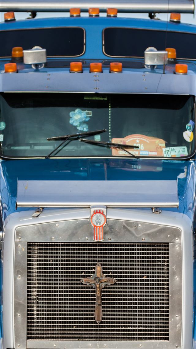 1284x2778 freightliner trucks - freightliner trucks iPhone Wallpaper
