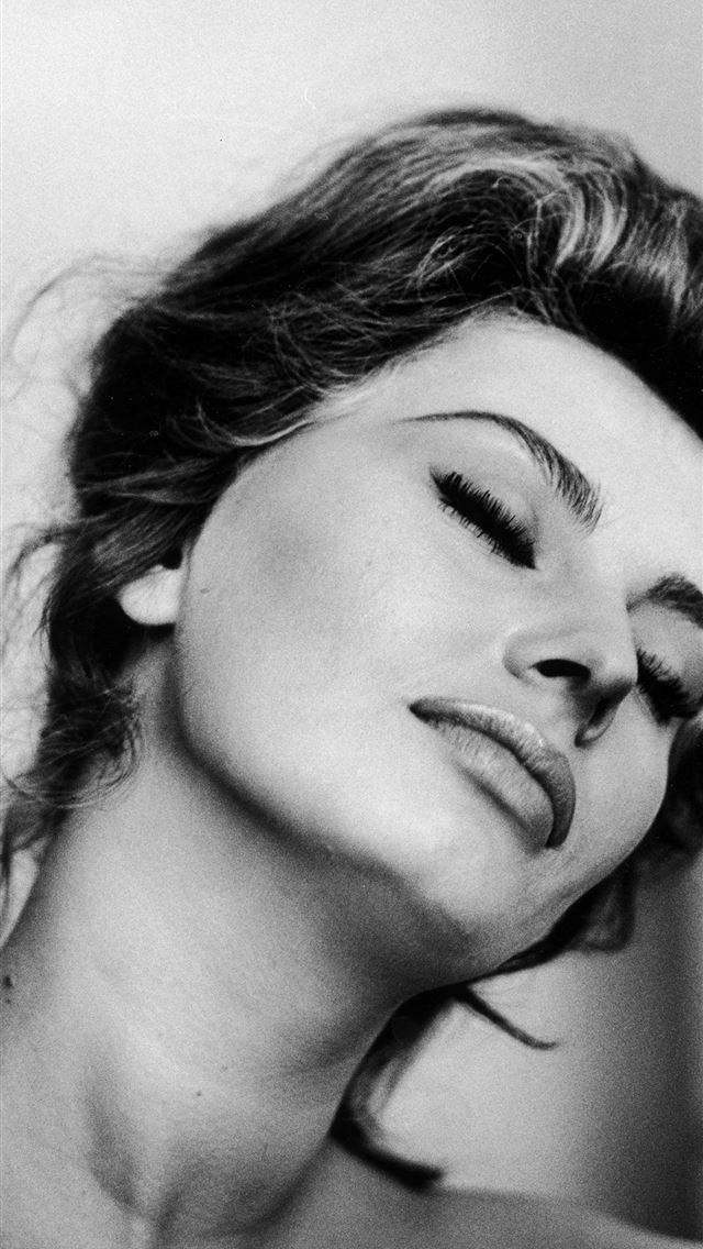 1125x2436 sophia loren - sophia loren iPhone Wallpaper