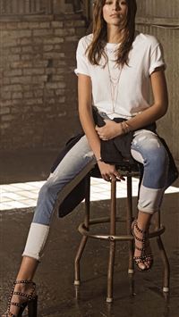 kaia gerber wallpaper