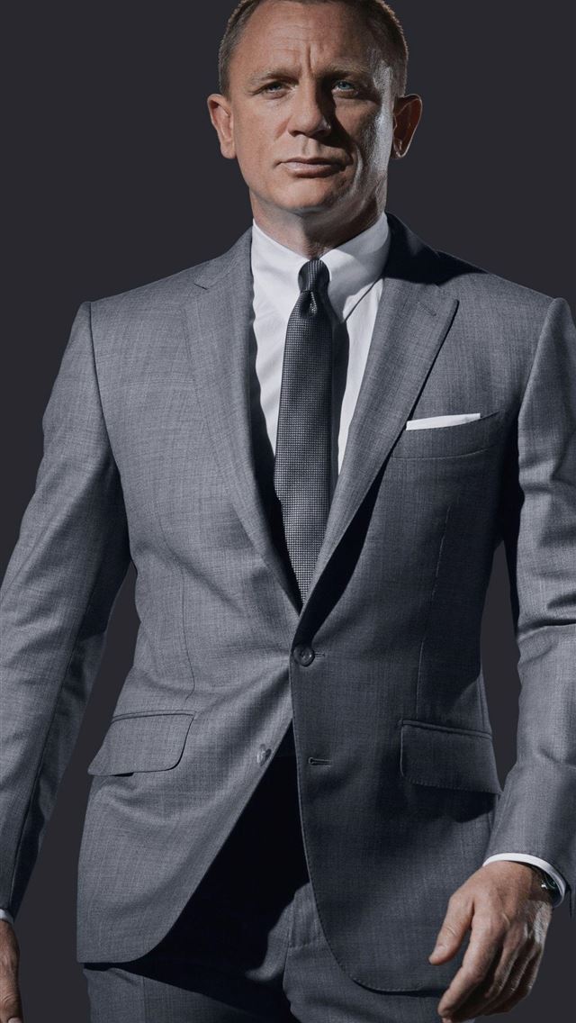 1284x2778 daniel craig - daniel craig iPhone Wallpaper