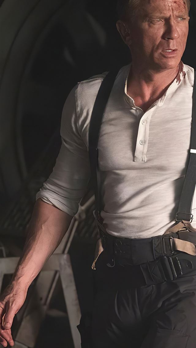 1284x2778 daniel craig - daniel craig iPhone Wallpaper