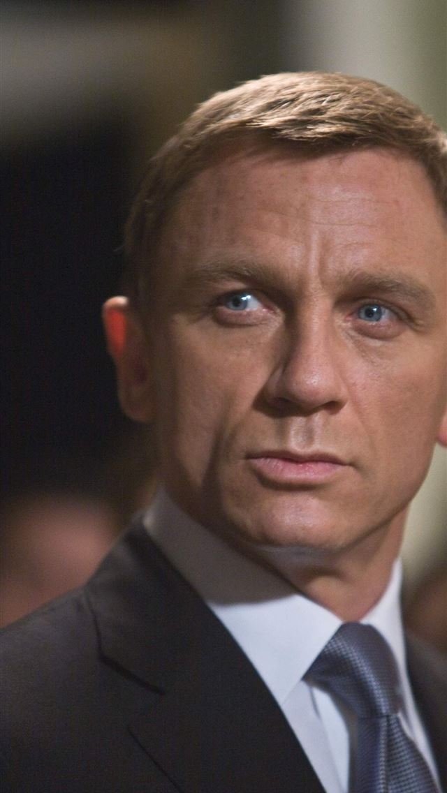 1284x2778 daniel craig - daniel craig iPhone Wallpaper