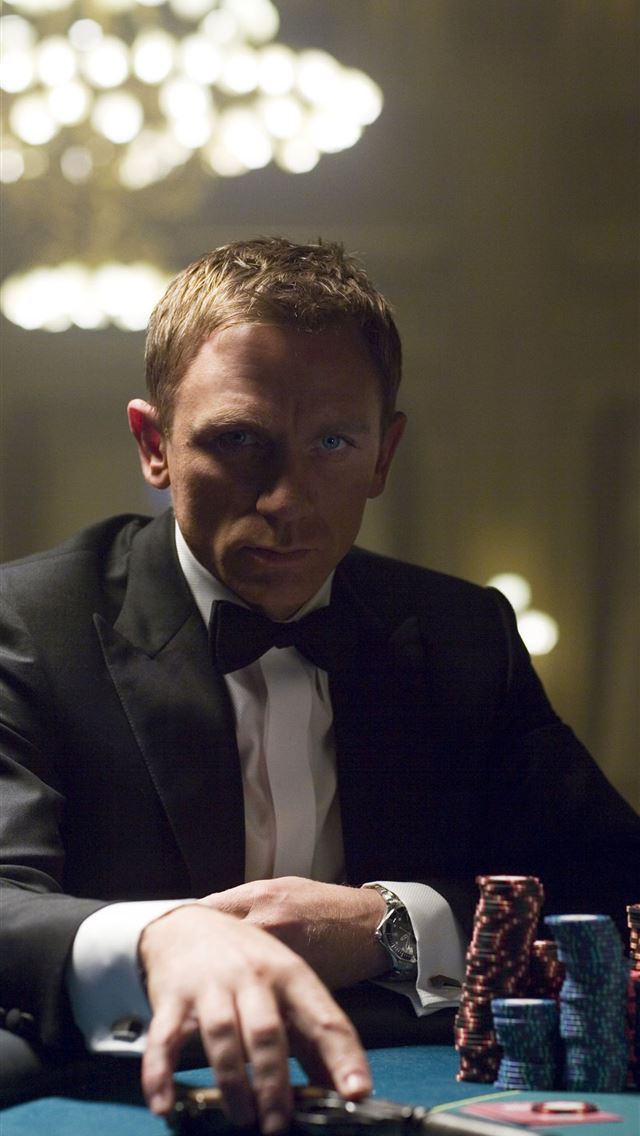 1284x2778 daniel craig - daniel craig iPhone Wallpaper