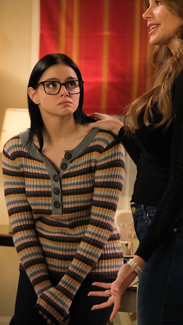 1284x2778 modern family - modern family iPhone Wallpaper