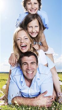 modern family wallpaper