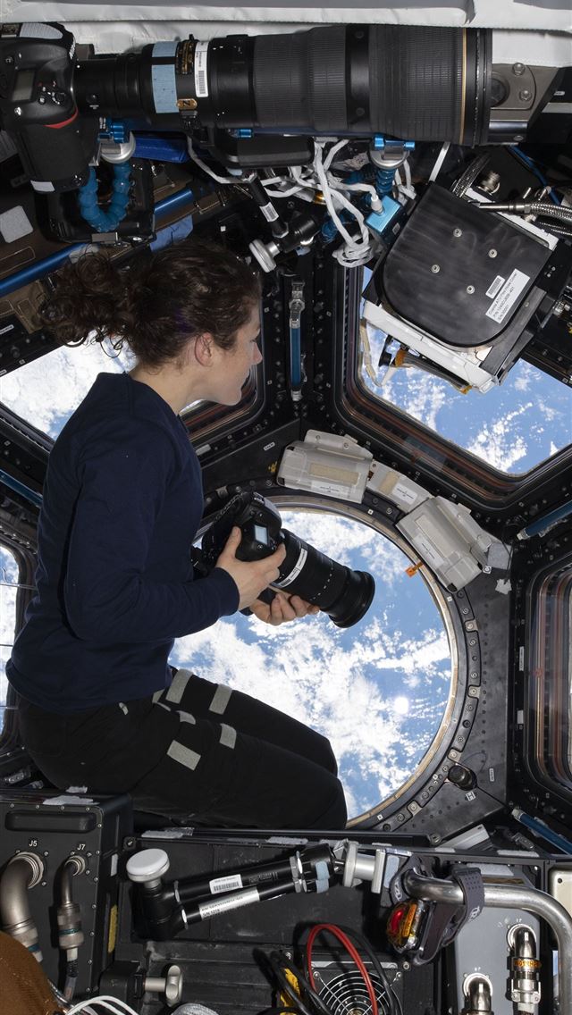 1284x2778 space shuttle interior - space shuttle interior iPhone Wallpaper