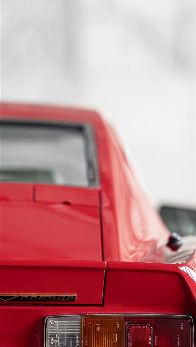 1284x2778 aston martin vantage - aston martin vantage iPhone Wallpaper