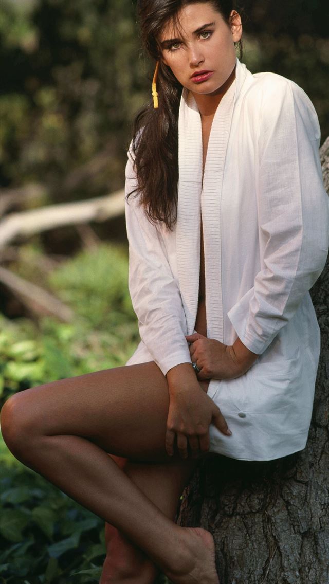 1284x2778 demi moore - demi moore iPhone Wallpaper