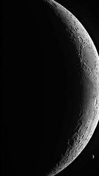 gibbous moon wallpaper