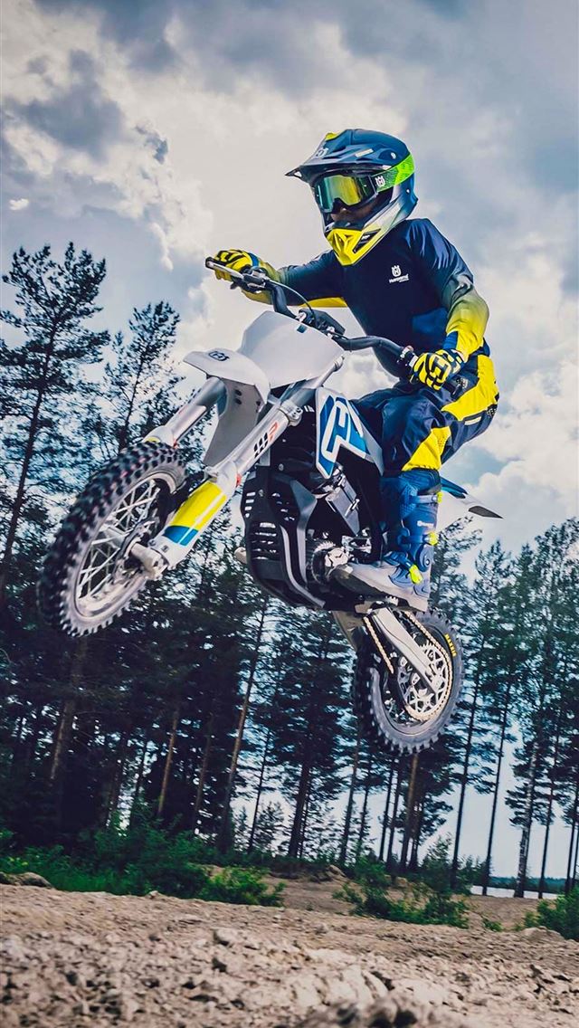 1284x2778 motor bike staunt - motor bike staunt iPhone Wallpaper