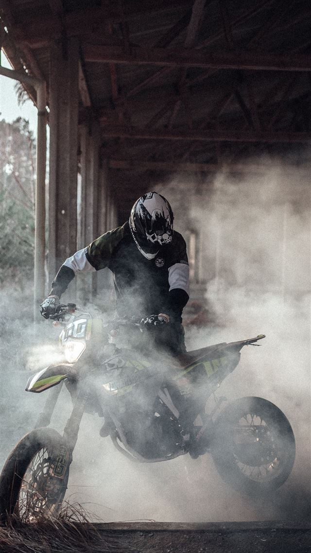 1284x2778 motor bike staunt - motor bike staunt iPhone Wallpaper