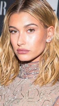 hailey bieber wallpaper