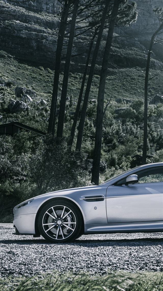 1284x2778 aston martin v8 vantage - aston martin v8 vantage iPhone Wallpaper