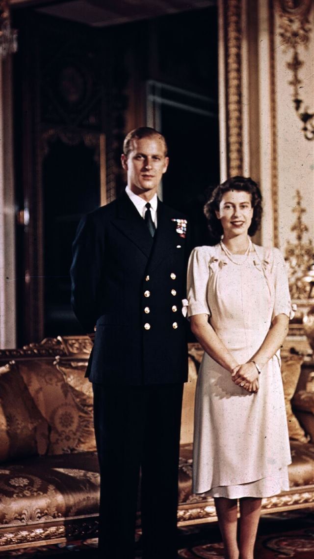 1284x2778 queen elizabeth - queen elizabeth iPhone Wallpaper