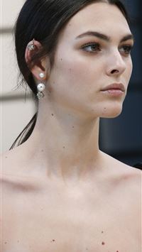 vittoria ceretti wallpaper