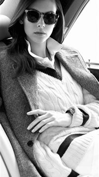 vittoria ceretti wallpaper