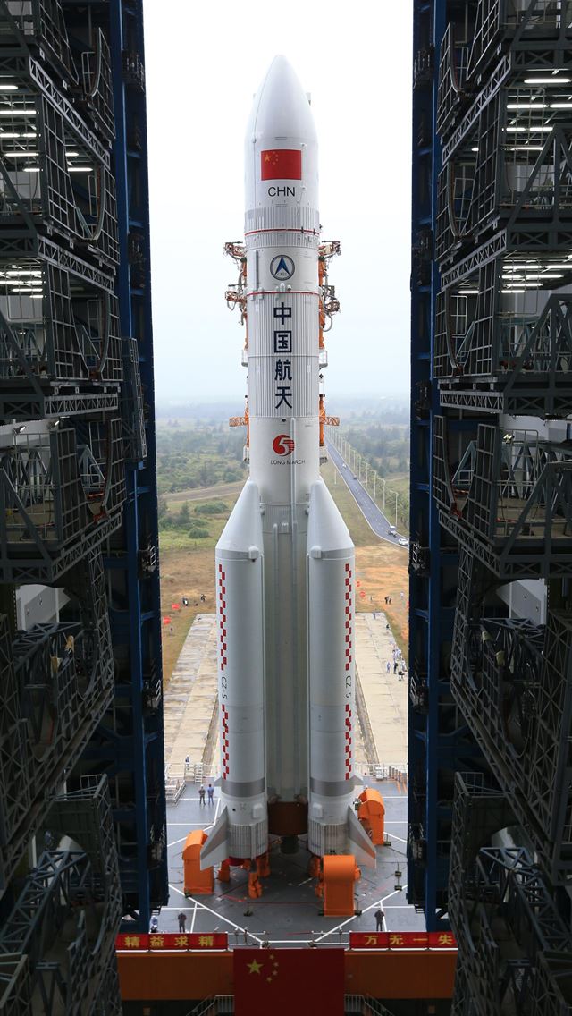 1284x2778 chinese space station - chinese space station iPhone Wallpaper
