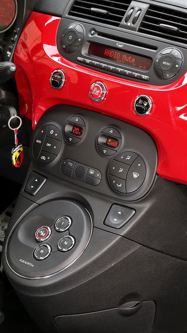 1284x2778 fiat 500 - fiat 500 iPhone Wallpaper