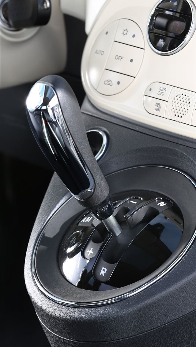 1284x2778 fiat 500 - fiat 500 iPhone Wallpaper