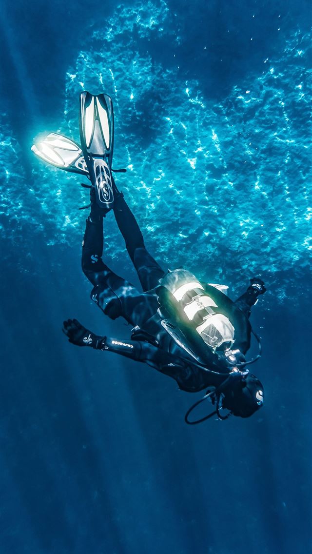 1284x2778 diving - diving iPhone Wallpaper