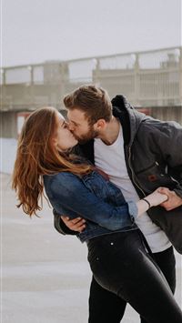 international kissing day iPhone wallpaper