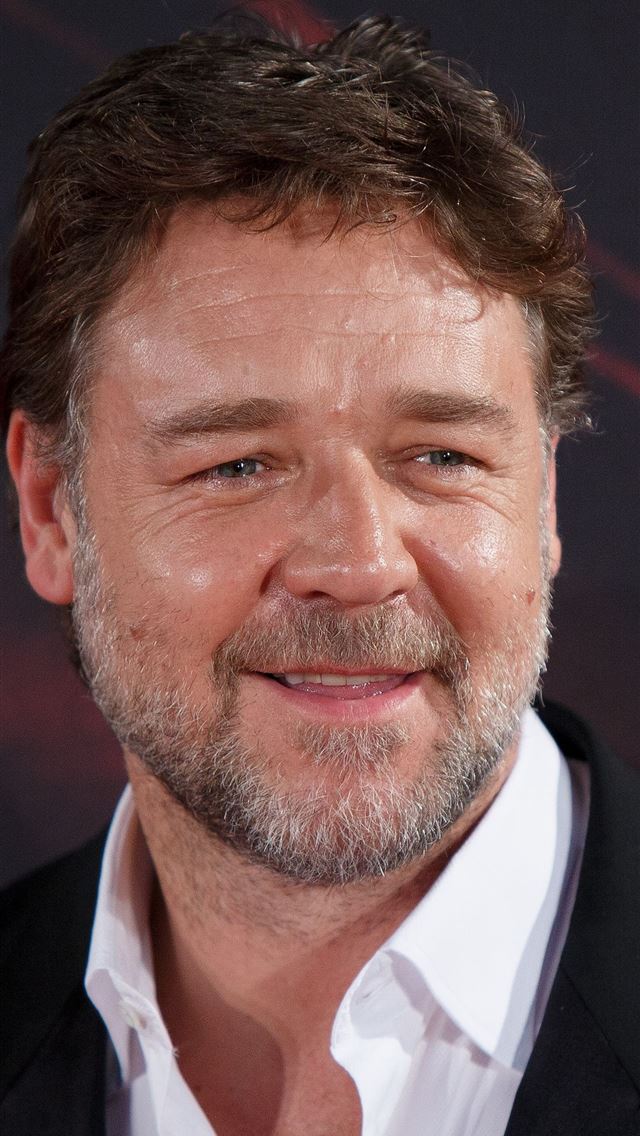 1284x2778 russell crowe -  iPhone Wallpaper