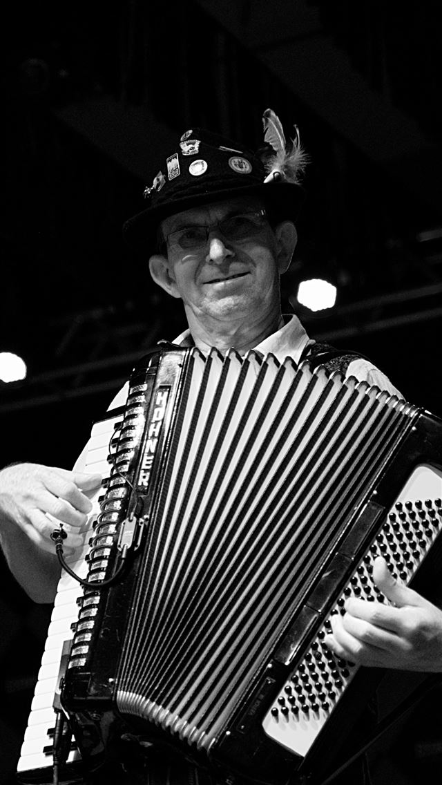 1284x2778 accordion - accordion iPhone Wallpaper