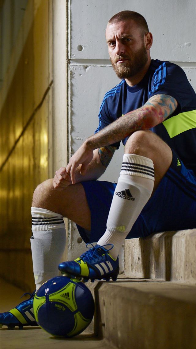 1284x2778 de rossi - de rossi iPhone Wallpaper