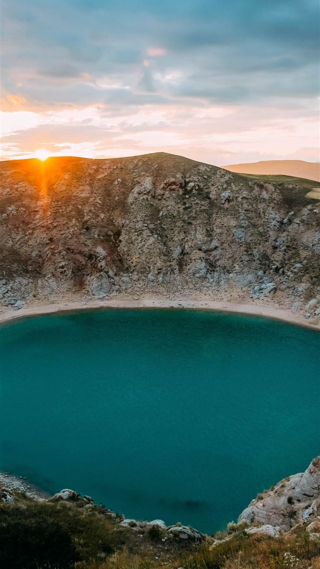 1284x2778 crater - crater iPhone Wallpaper