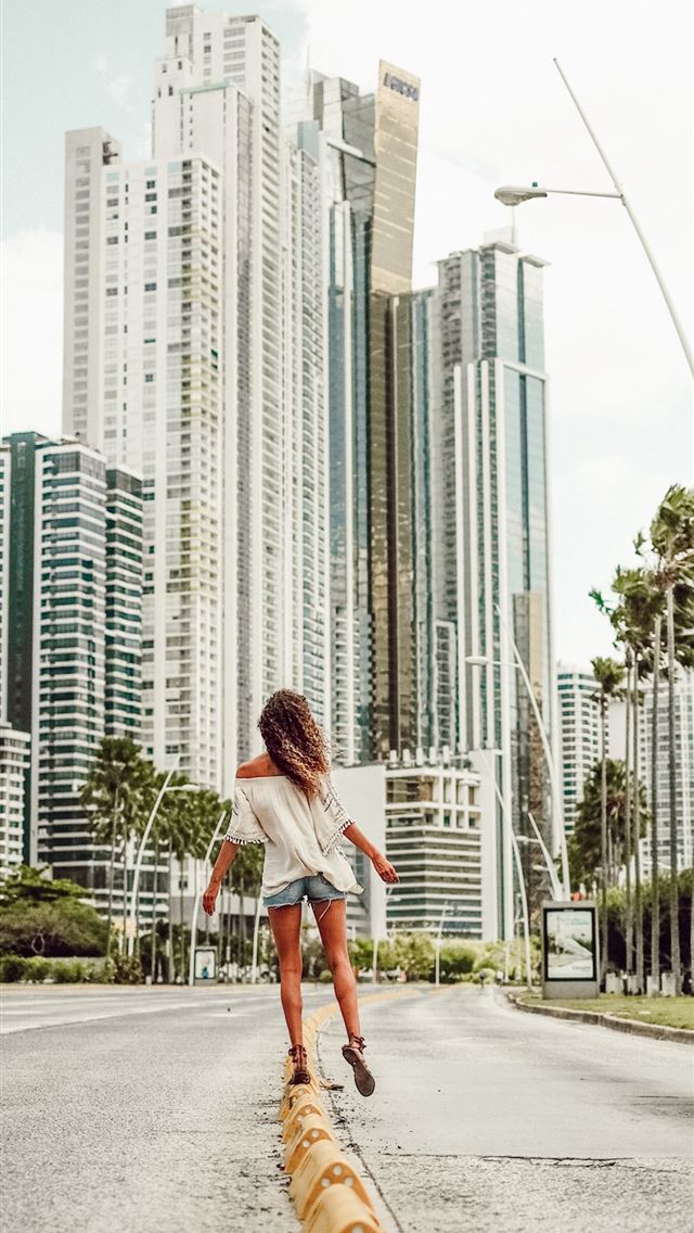 1125x2436 panama city - panama city iPhone Wallpaper