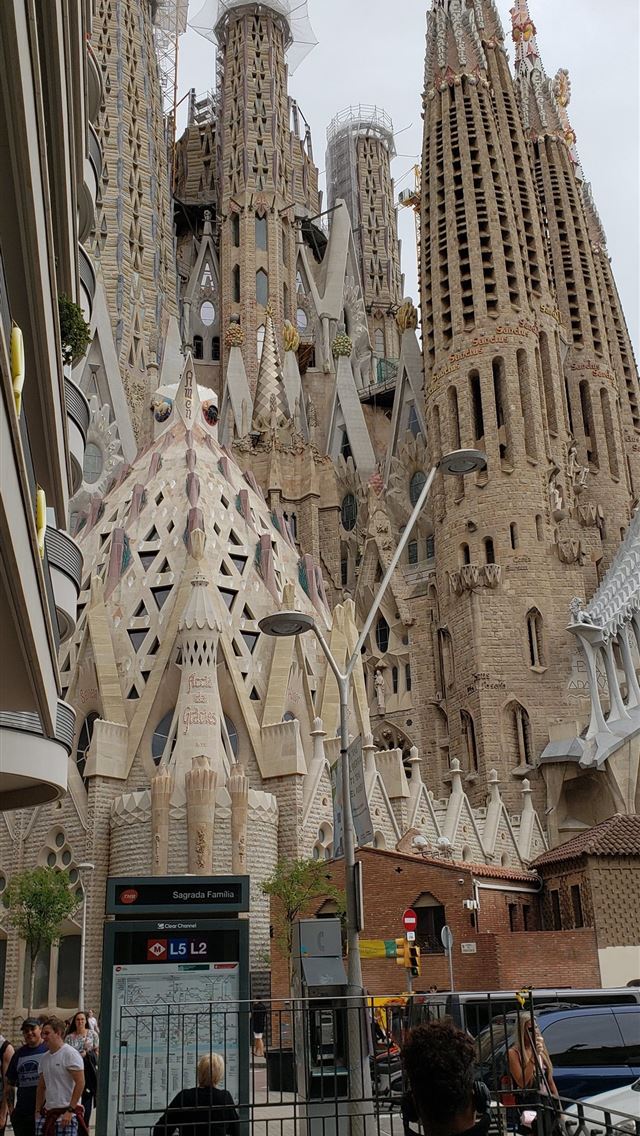 1284x2778 la sagrada familia - la sagrada familia iPhone Wallpaper