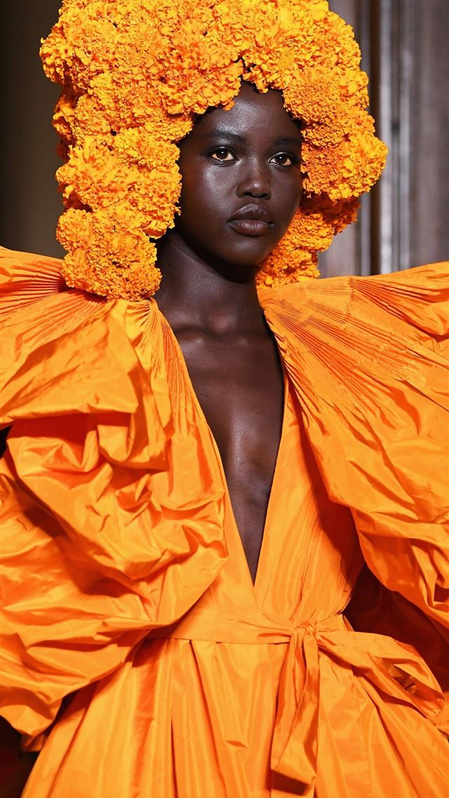 1284x2778 adut akech - adut akech iPhone Wallpaper
