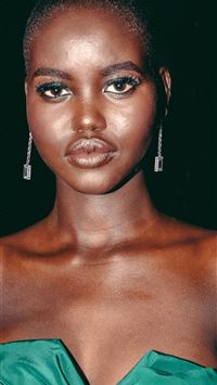 adut akech wallpaper