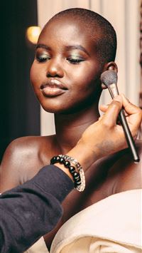 adut akech wallpaper