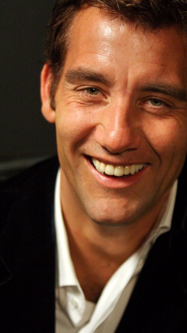 1284x2778 clive owen - clive owen iPhone Wallpaper