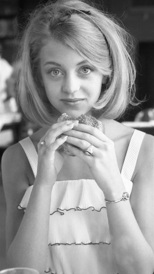 1284x2778 goldie hawn - goldie hawn iPhone Wallpaper