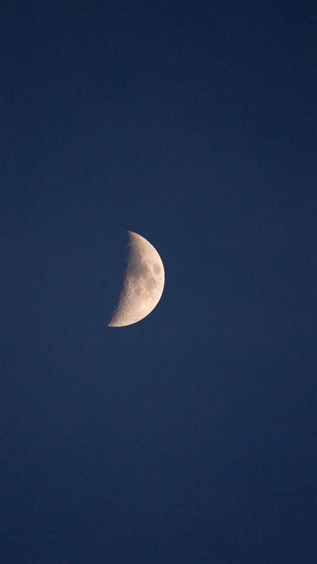 1284x2778 quarter moon - quarter moon iPhone Wallpaper