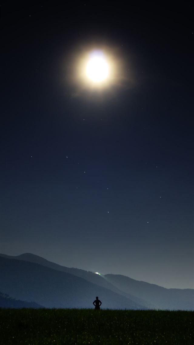 1284x2778 quarter moon - quarter moon iPhone Wallpaper