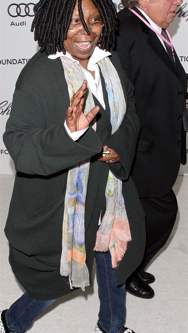 1125x2436 whoopi goldberg - whoopi goldberg iPhone Wallpaper
