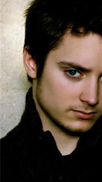 elijah wood wallpaper