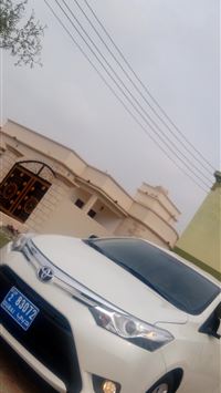 toyota auris wallpaper