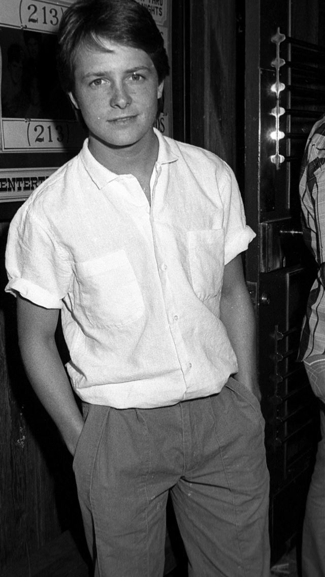 1125x2436 michael j fox - michael j fox iPhone Wallpaper