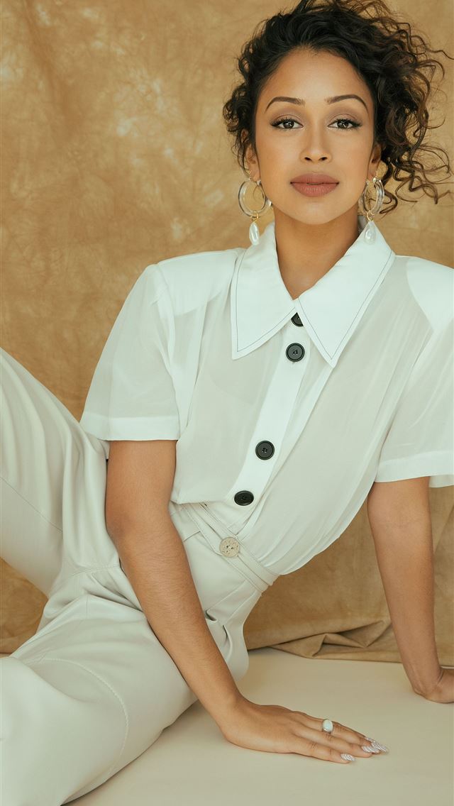 1284x2778 liza koshy -  iPhone Wallpaper