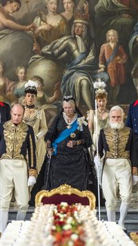 judi dench wallpaper