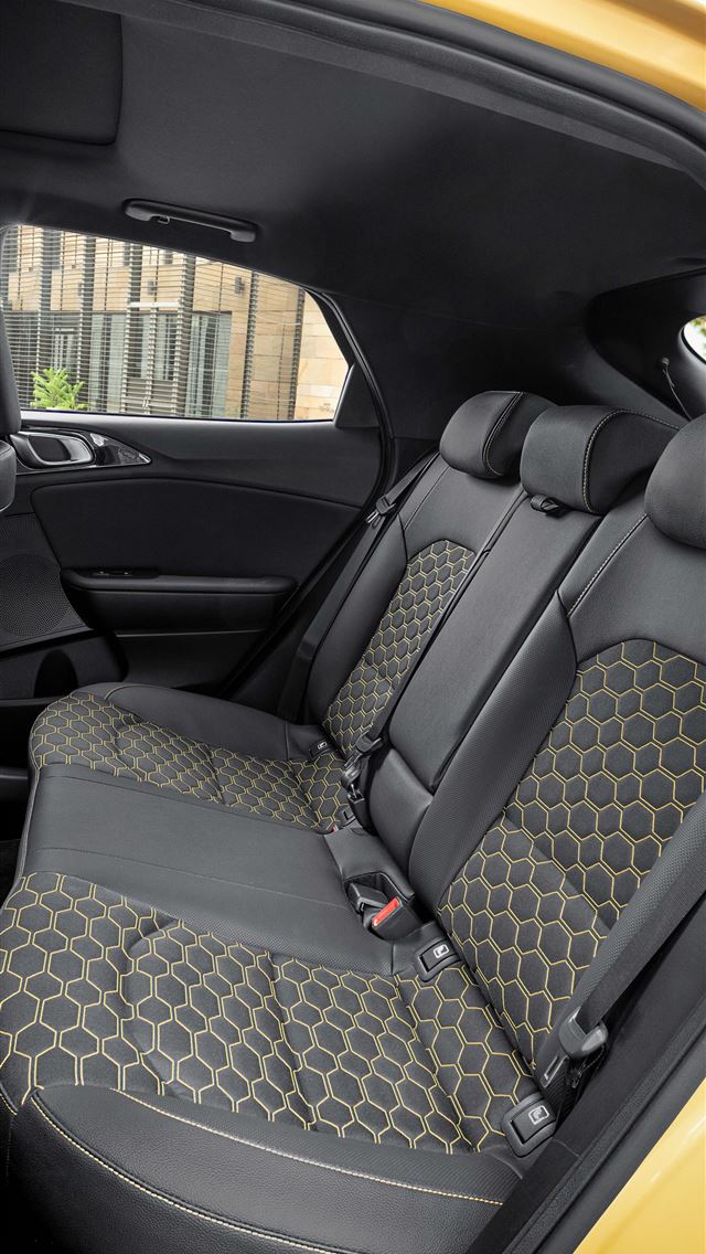 1284x2778 kia ceed sw - kia ceed sw iPhone Wallpaper